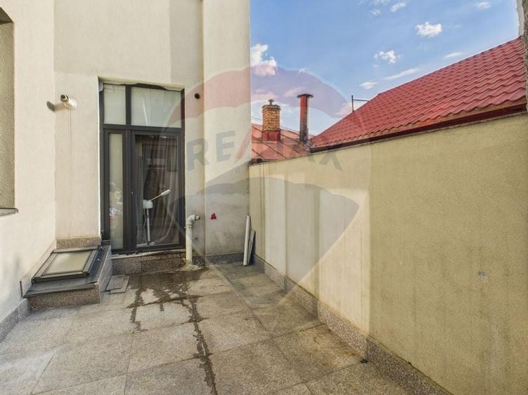 Apartament deosebit cu 3 camere | Curte 63 mp | Damaroaia - 18