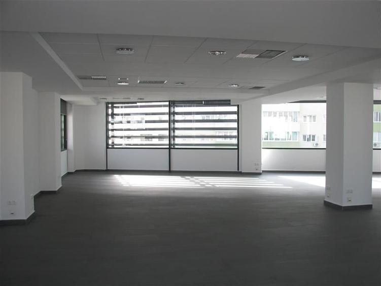 Vanzare cladire de birouri - stradala - Titulescu - 5