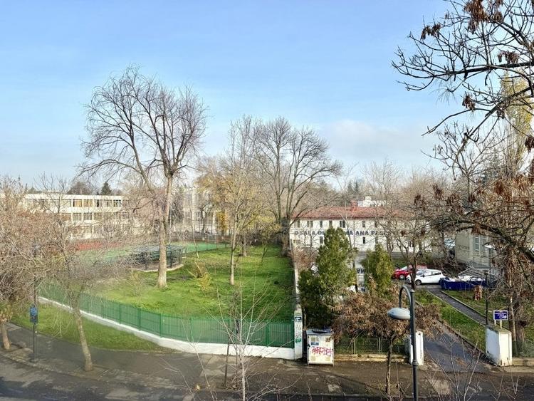 inchiriere apartament 3 camere zona  Primaverii - 1