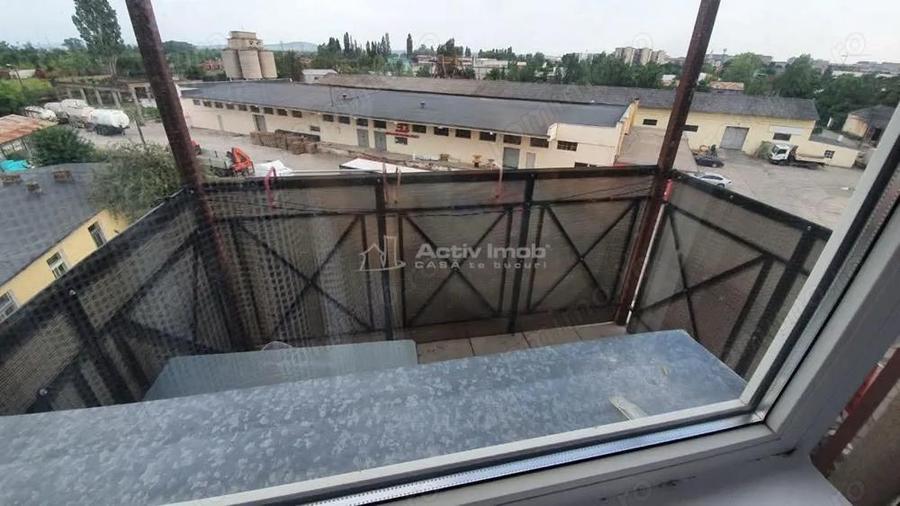 Apartament cu o camera - etaj 3 - balcon - parcare - 1