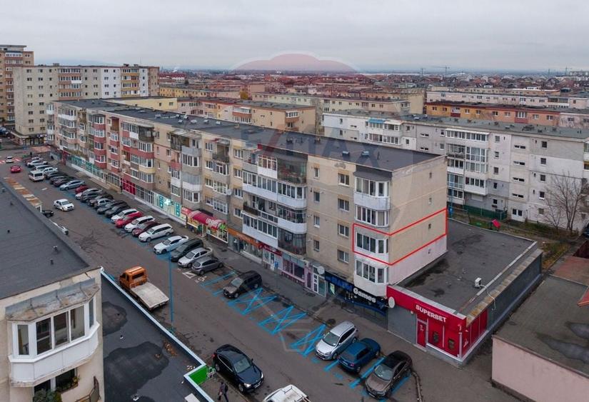 Apartament decomandat de vânzare în zona Tractorul - 1