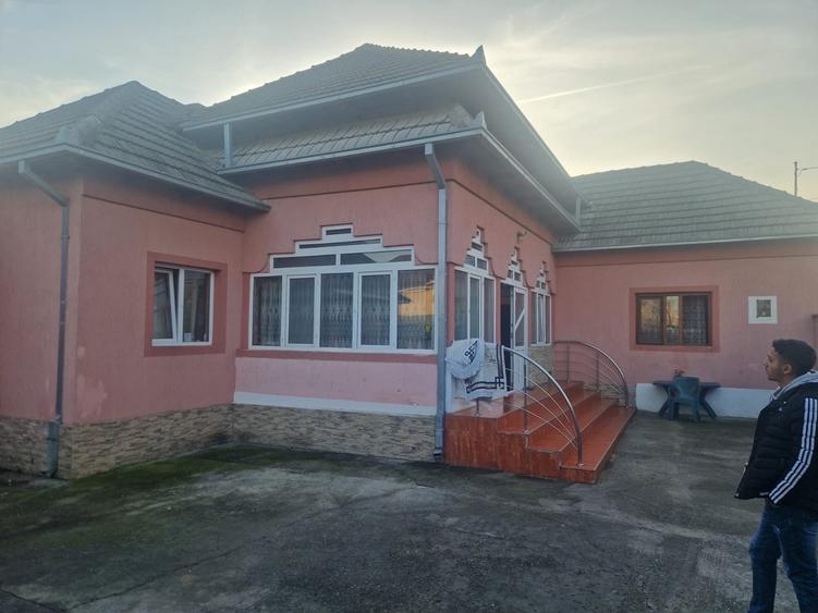 Agentie imobiliara vindem casa la sol in Năvodari - 7