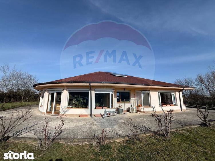 De vanzare Casa 1 nivel, teren 2000mp Sanmartin - 13
