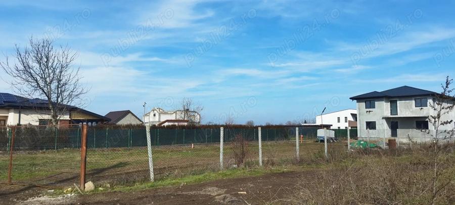 Casa batraneasca. Curte 10.600 mp . Deschidere 53 200. Stradal. Toate utilita?ile. Acte la zi. - 2