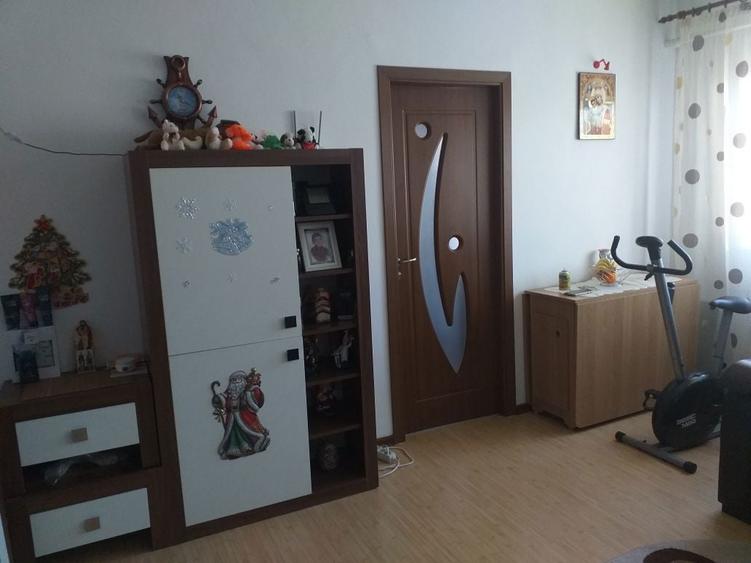 Vind apartament 2 camere mobilat si utilat micro 5 tel 0722772729mobilat si utilat mcro 5 pret 43000 euro tel 0722772729 - 6