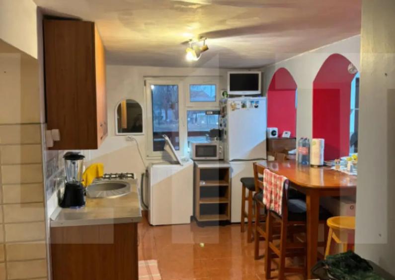 Casa in Iratosu cu teren, apa curenta, centrala termica , - 6