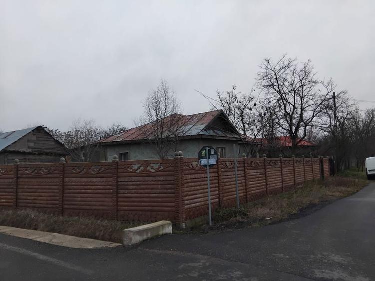 Casa de vanzare cu toate utilitatile - 3