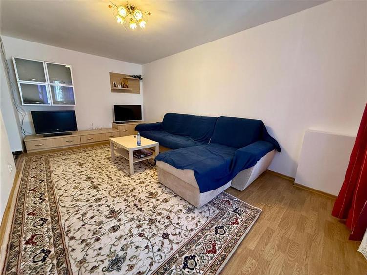 Pacurari - Etaj Intermediar - Bloc din 89 - 3 Camere Decomandat - 2