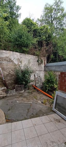 Apartament cu 4 camere semidecomandat în Central