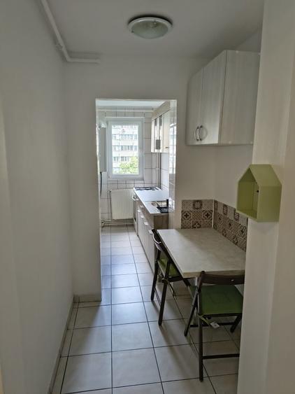 Inchiriez apartament 2 camere - 4