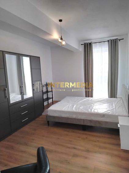 Apartament cu 3 camere decomandat, mobilat în Cetate