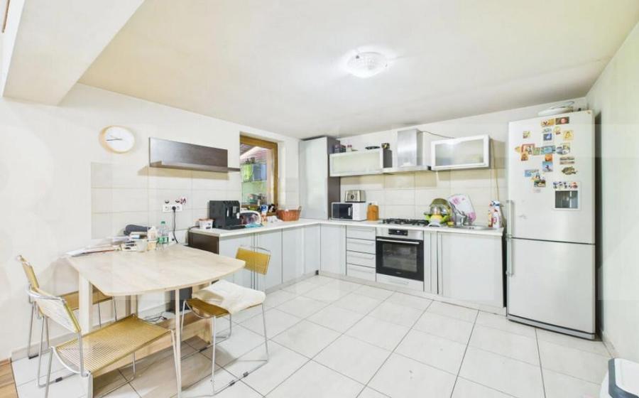 Casa compusa din doua apartamente, de vanzare, cu 8 camere, - 12