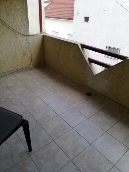 Apartament la vila, 3 camere semidecomandate - 8