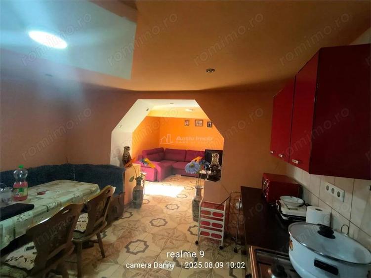 Resita Muncitoresc Casa Zona Lini #537;tit #259; - 8