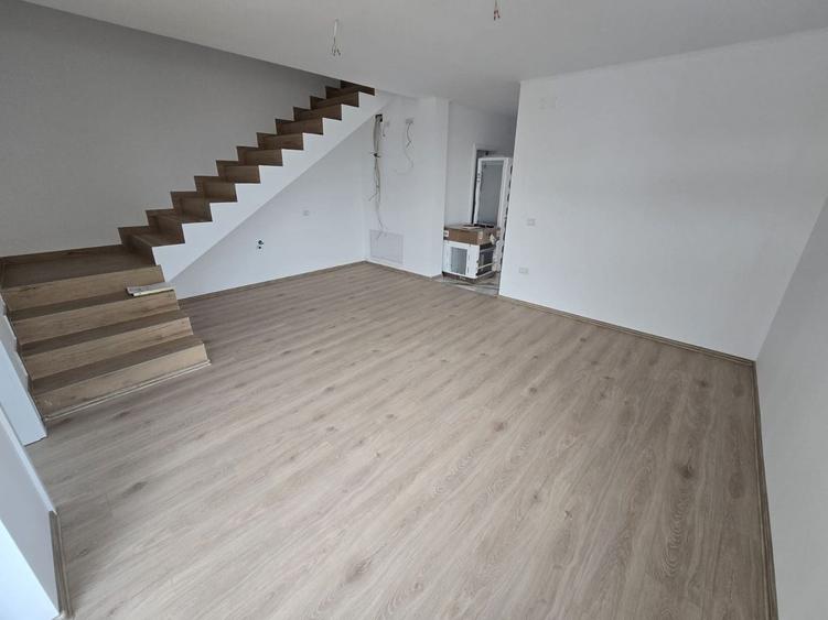 DUPLEX DE VÂNZARE Calea Medveș Comision 0% - 8