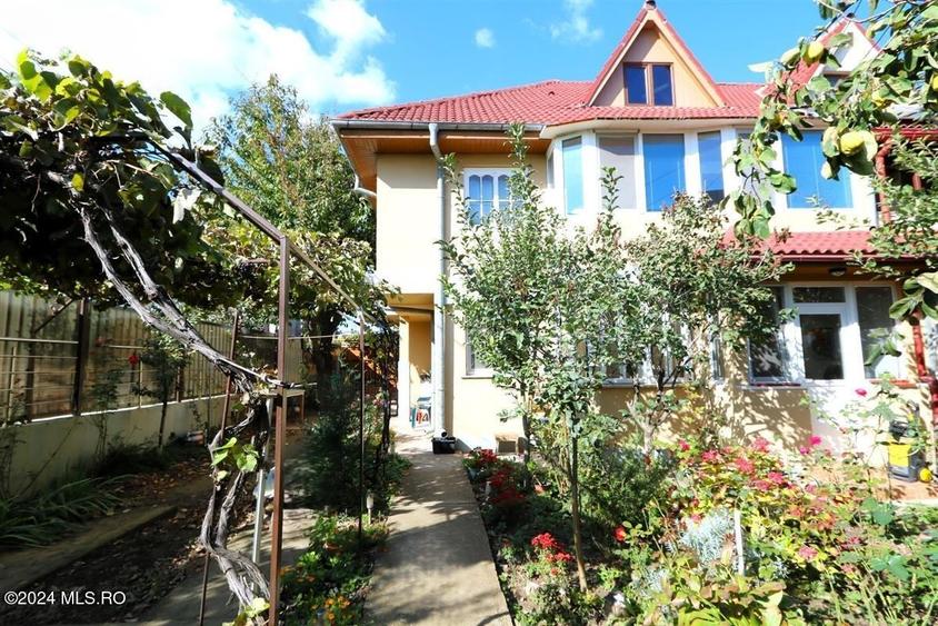 Ovidiu Sud, vila tip duplex P+1E, 140 mp utili, deschidere pe colt! - 1