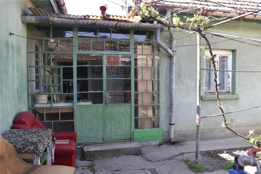 Casa caramida plus o casa de vaiuga - teren generos 1400 mp - doua fronturi stra - 7