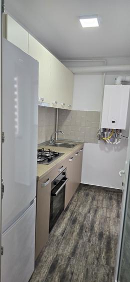 Inchiriez garsoniera zona Scolilor - 8