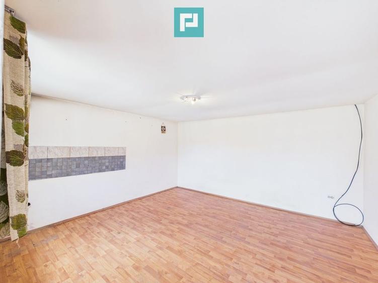 Casă cu 7 camere, teren generos in  Vladimirescu - 8