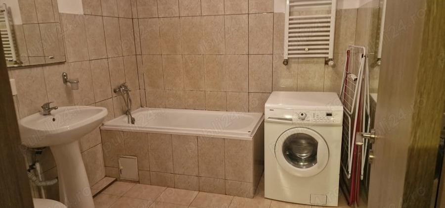 Privat : Ap. 3 cam.2008, decomandat, Hip. III, mobilat, utilat de 93mpc,77 util - 1