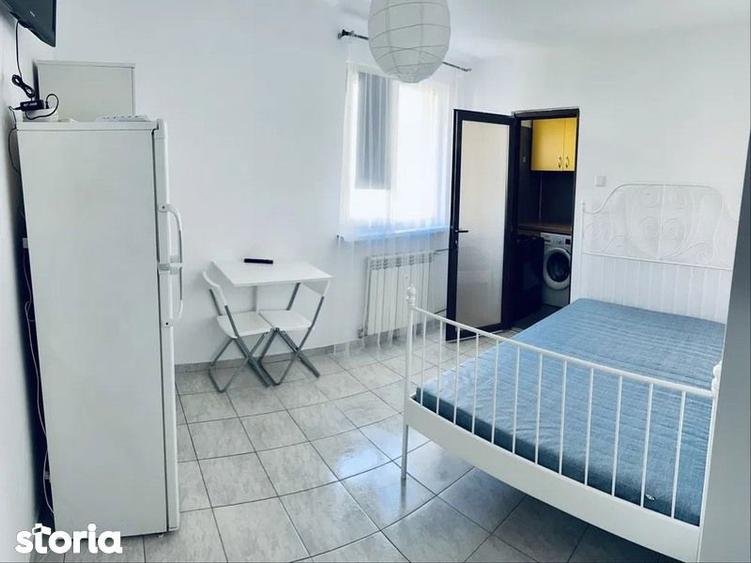 1 decembrie 2 minute metrou si piata trapezului - 5