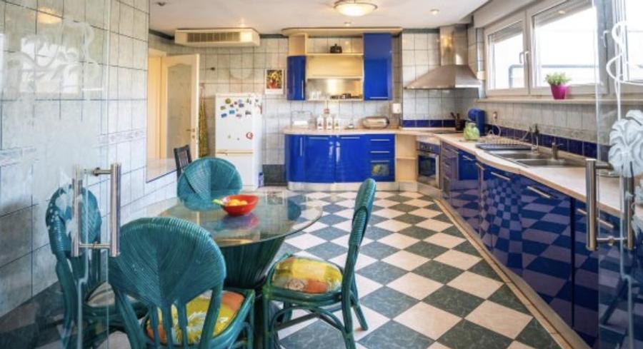 Vanzare vila cu piscina | Damaroaia - Straulesti | teren 2000 mp | deschidere la - 12