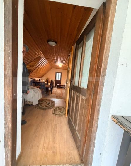 Casa de vanzare proprietate generoasa 2.285 m2 teren - 13