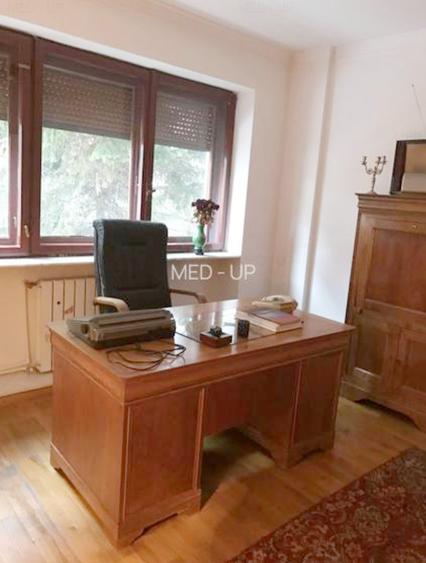 Stefan cel Mare- 5 camere mobilat si utilat,  imobil  1997, 3 locuri parcare - 4