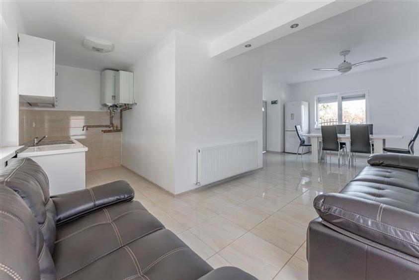 Vila noua, terasa, curte, garaj, cadru armonios, Sanpetru, Brasov - 28