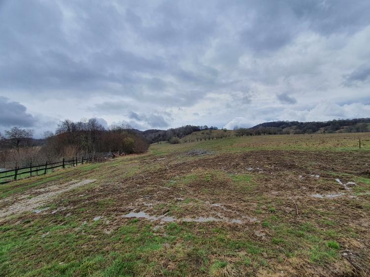 Teren Rasnov spre Predeal pretabil investitie 13 euro/mp - 4