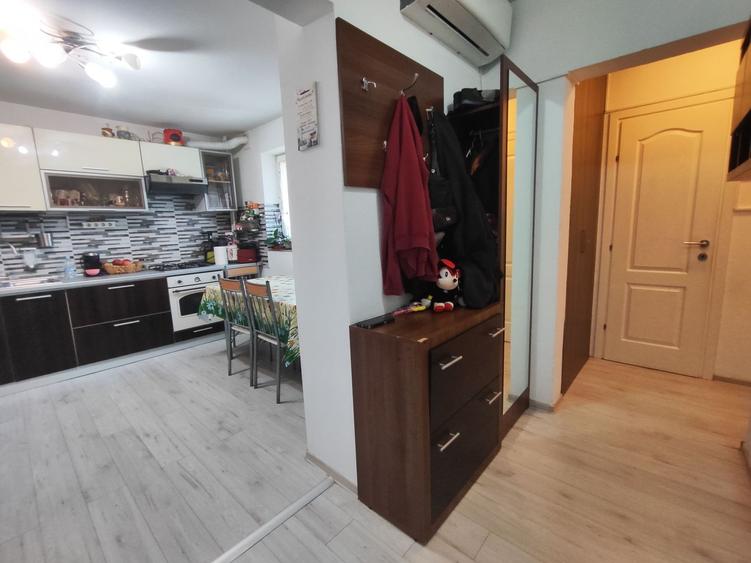 Apartament 3 Camere Sector 4 - 13