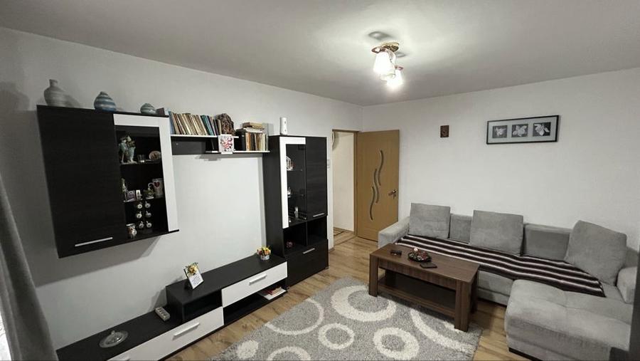 Proprietar! Vand apartament 3 camere zona Govandari, Resita - 2