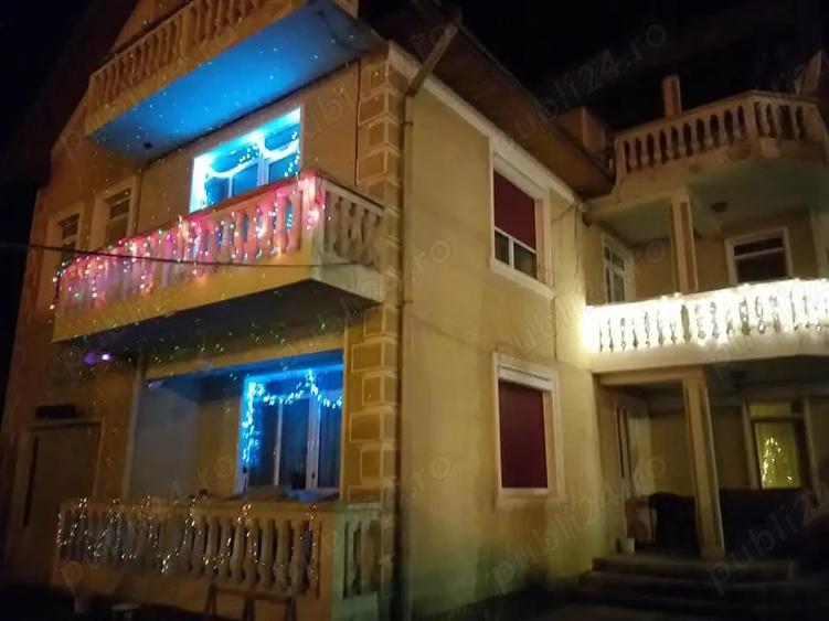 Imobil la col? de strada (Vila) Roman, Bd Republicii - 4