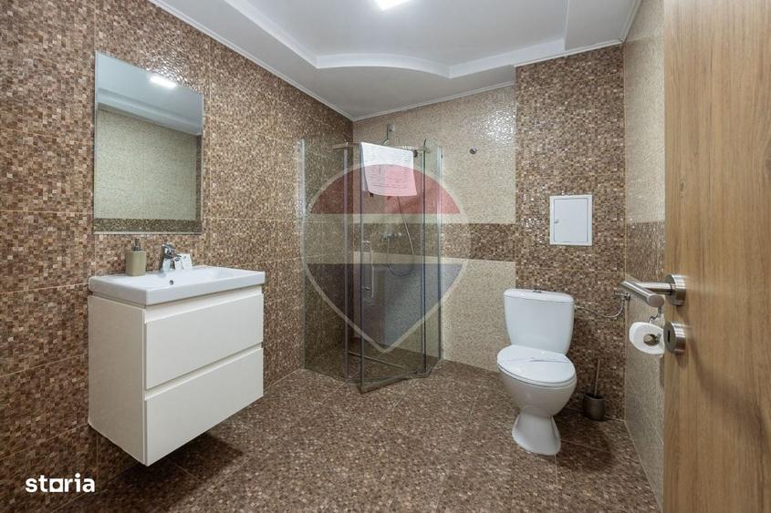 Spațiu comercial, de 2,110 mp, în Central
