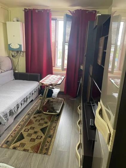 Garsonieră decomandată în Central