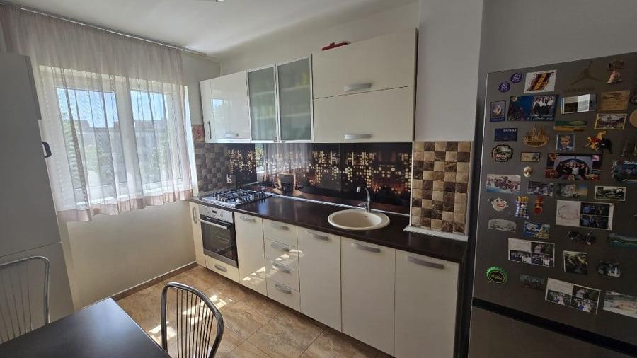 Apartament cu 2 camere decomandat în Malu Roșu