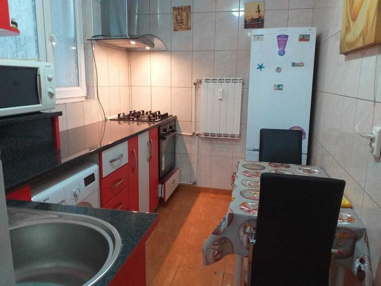 Apartament cu 2 camere decomandat în Cantemir