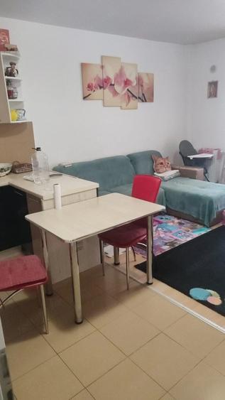 Apartament cu 3 camere decomandat în Bartolomeu