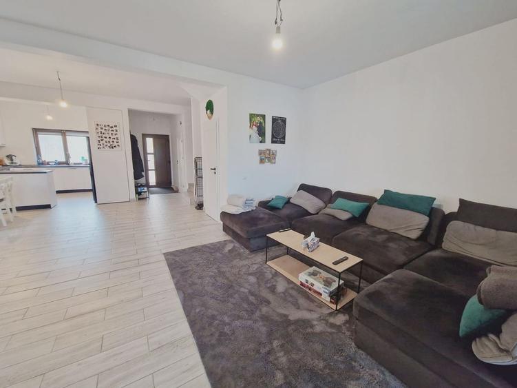 Duplex cu 4 camere cu Canalizare în Dezmir