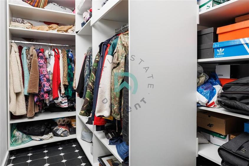 Apartament cu 4 camere decomandat în Centrul Istoric