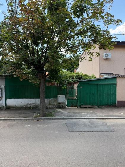 Casă cu 3 camere în Eroii Revoluției