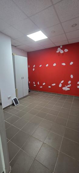 Spațiu comercial, de 64 mp, în Central