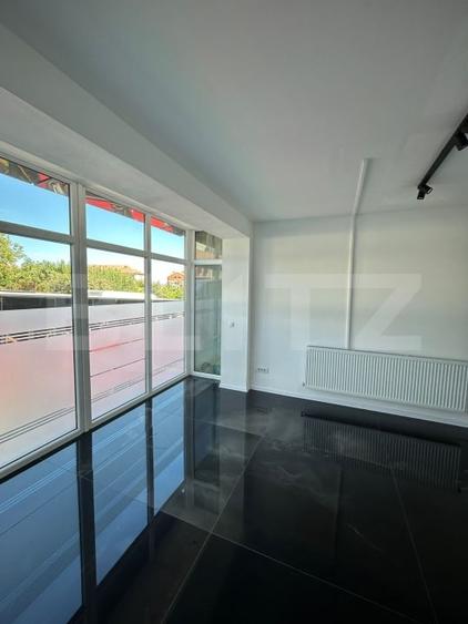 Apartament cu 3 camere decomandat în Cetate
