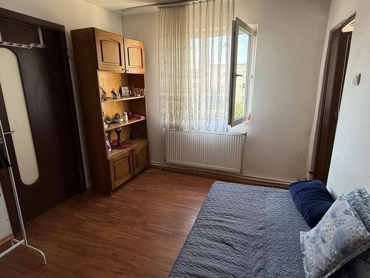 Apartament cu 2 camere semidecomandat în Exterior Vest