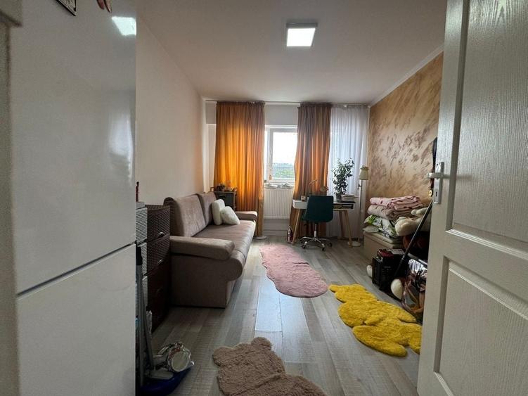 Garsonieră în Est