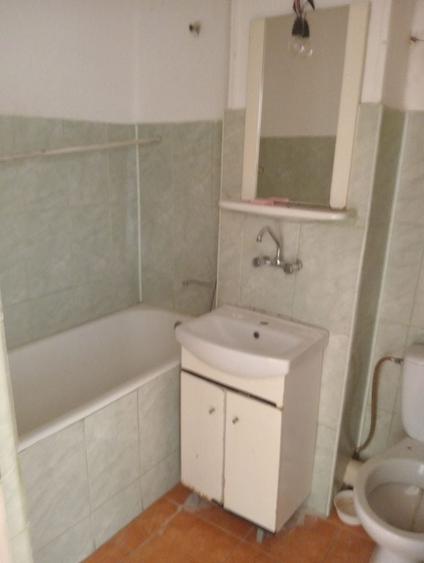 Apartament cu 2 camere semidecomandat în Milcov