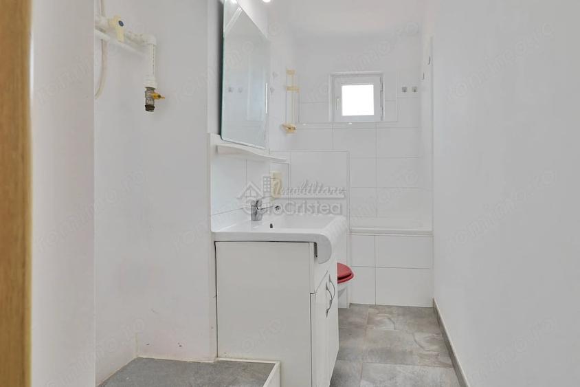 Apartament cu 2 camere semidecomandat în Est