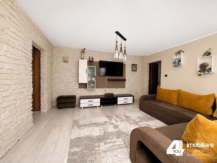 Apartament cu 3 camere semidecomandat în Confecții