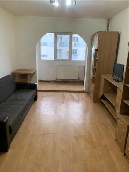 Garsonieră decomandată, mobilată în Buziașului