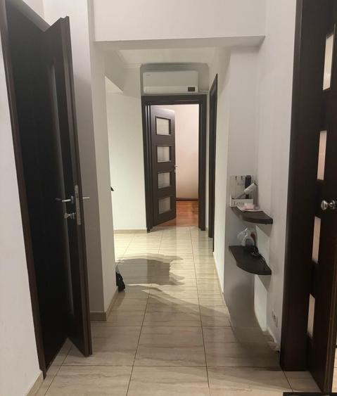 Apartament cu 3 camere decomandat în Prundu